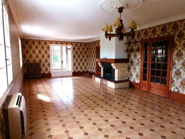 Maison à restaurer à vendre à Marans en Charente-Maritime (17230), ref : VD/603