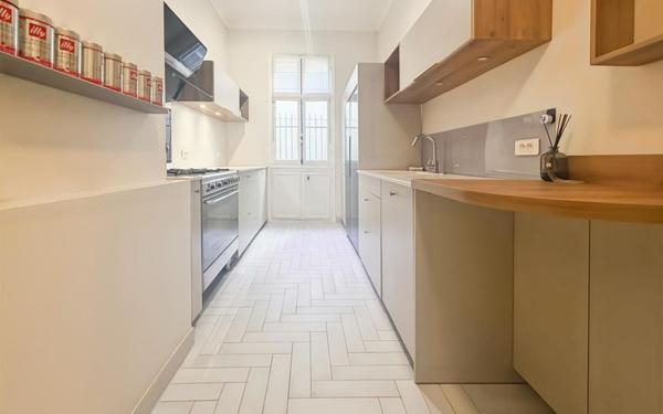 Appartement à vendre    2 pièces • 94 m2 Nice