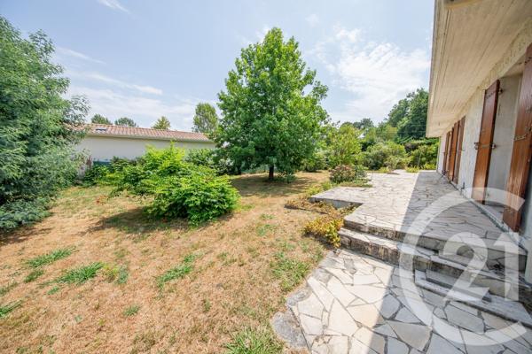 Maison à vendre  6 pièces - 165,68 m 2   ST MEDARD EN JALLES  - 33