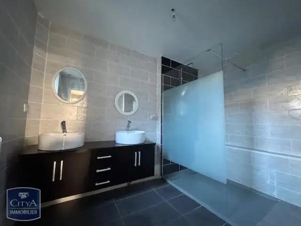Appartement à louer 3 pièces 77.1m² Carcassonne (11000)
