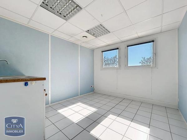 Local professionnel à louer Nîmes (30000)