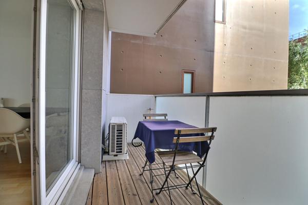 4 pièces traversant, balcon  2 parkings, à deux pas des transports et du Campus Condorcet