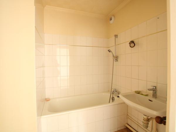 Appartement de trois pièces dans une résidence ravalée en 2021!!