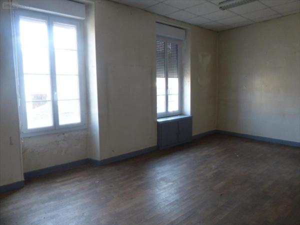 Immeuble à vendre à Mayenne en Mayenne (53100), ref : 53075-FC 111