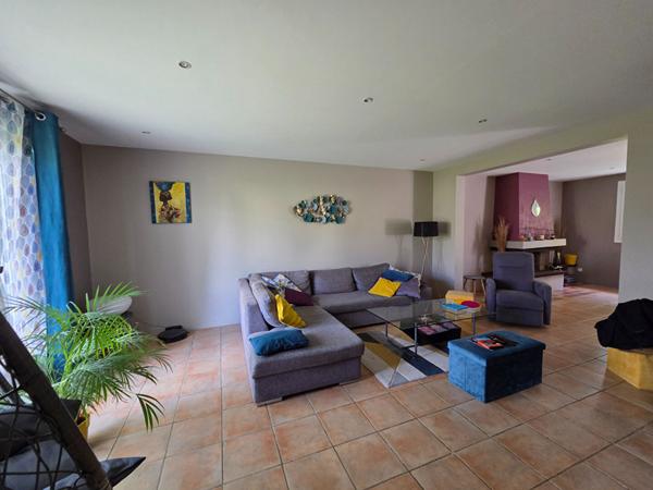 Maison à vendre à Saint-Saturnin : 4 chambres, grand jardin, idéale pour une famille