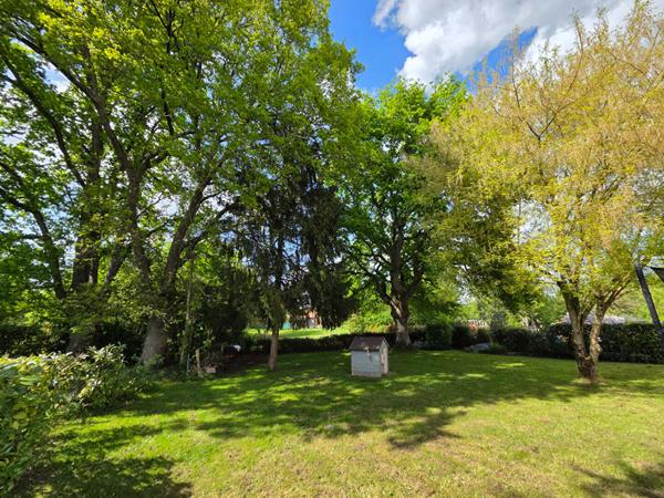 Maison à vendre à Saint-Saturnin : 4 chambres, grand jardin, idéale pour une famille