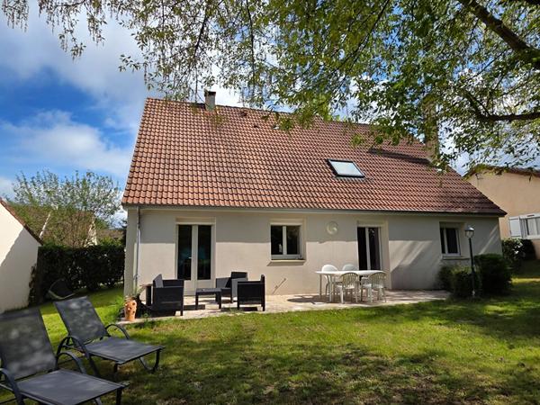 Maison à vendre à Saint-Saturnin : 4 chambres, grand jardin, idéale pour une famille