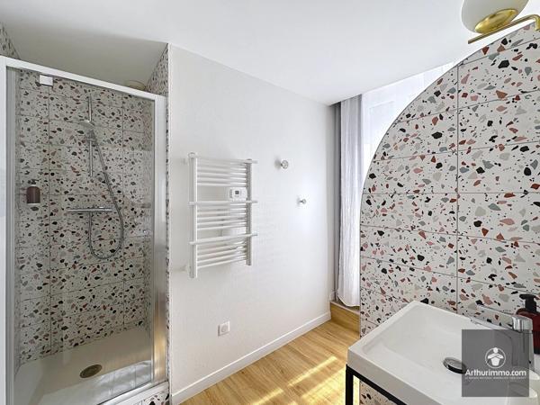 Vente Immeuble 23 pièces 1000 m2 à Roanne