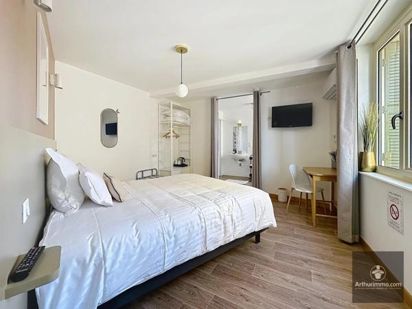 Vente Immeuble 23 pièces 1000 m2 à Roanne