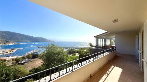 Cargèse – Maison vue mer, 3 appartements classés