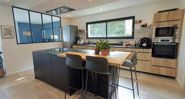 Maison Castanet Tolosan 5 pièce(s) 179.38 m2