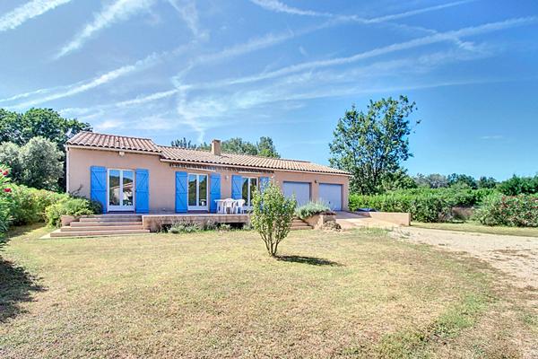 À VENDRE EN EXCLUSIVITÉ Maison de plain-pied à VIDAUBAN - Piscine - Double garage - Panneaux photovoltaïques