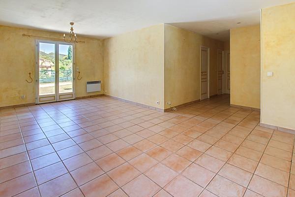 À VENDRE EN EXCLUSIVITÉ Maison de plain-pied à VIDAUBAN - Piscine - Double garage - Panneaux photovoltaïques