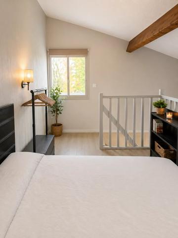 APT MEUBLE  1 CHAMBRE- BALCON – PARKING