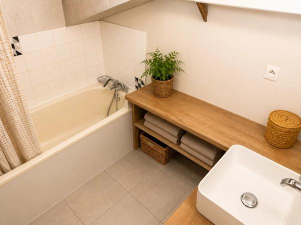 APT MEUBLE  1 CHAMBRE- BALCON – PARKING