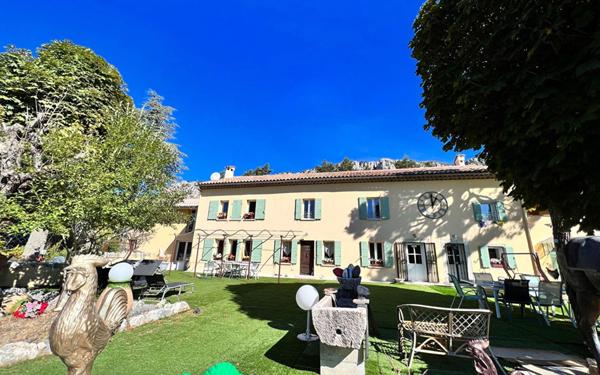 Maison à vendre    9 pièces •  Andon