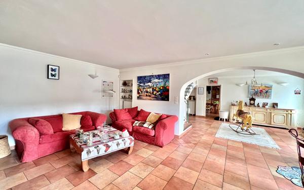 Maison à vendre    9 pièces •  Andon