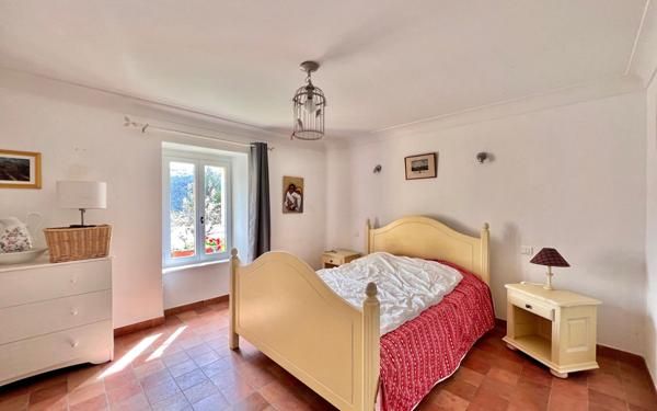 Maison à vendre    9 pièces •  Andon