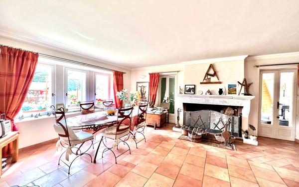 Maison à vendre    9 pièces •  Andon