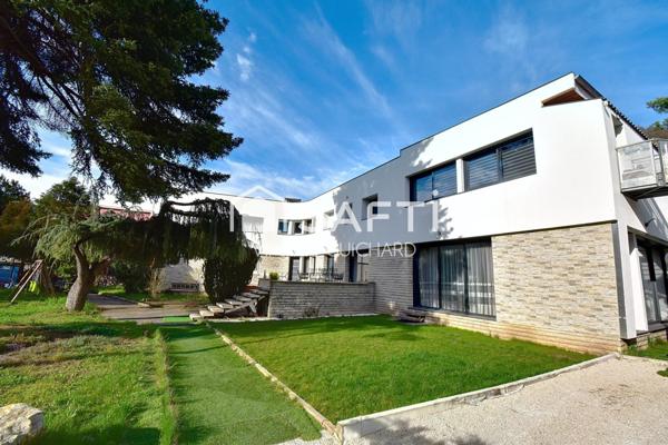 Maison d'architecte 350 m² à DIGNE LES BAINS