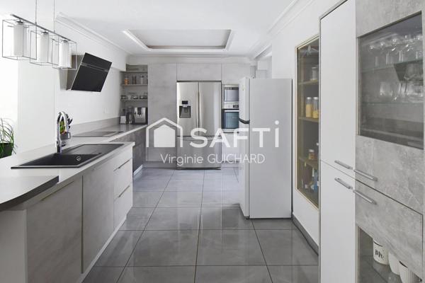 Maison d'architecte 350 m² à DIGNE LES BAINS