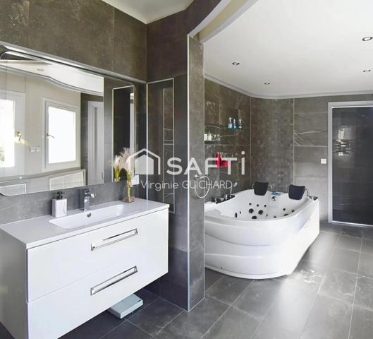 Maison d'architecte 350 m² à DIGNE LES BAINS