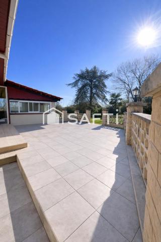 A Miélan villa T6 avec piscine et parc de 3500 m²