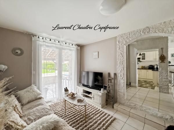 Maison familiale avec piscine et grande terrasse couverte - MARSAC SUR L'ISLE (24)