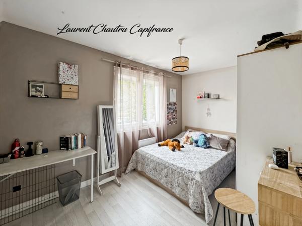 Maison familiale avec piscine et grande terrasse couverte - MARSAC SUR L'ISLE (24)