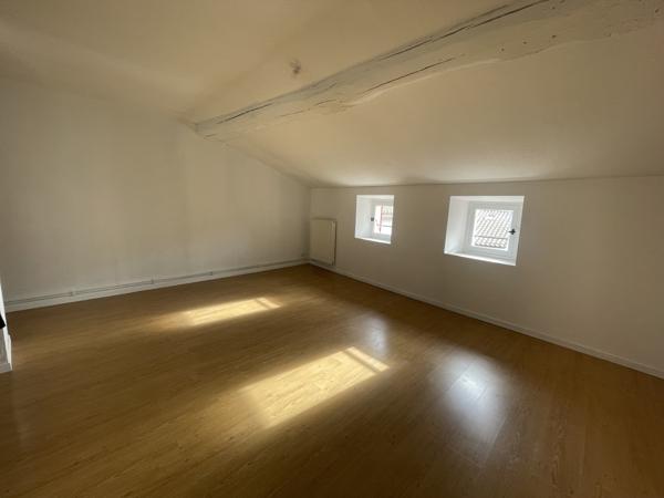 Maison de village de type 5 avec cour Bram (11150)