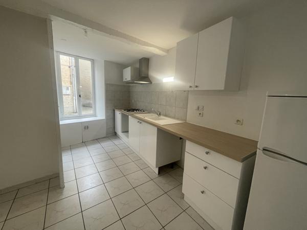 Maison de village de type 5 avec cour Bram (11150)