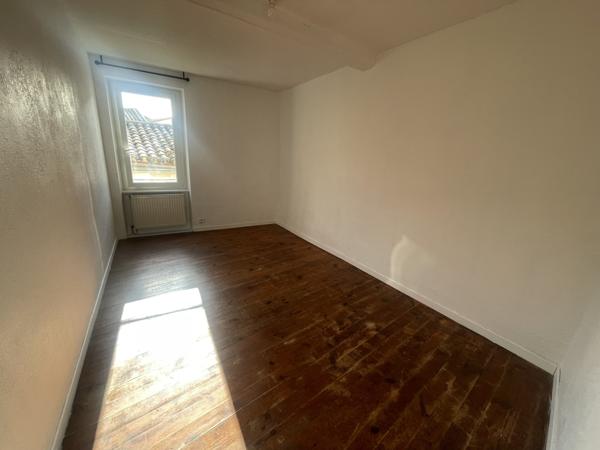 Maison de village de type 5 avec cour Bram (11150)