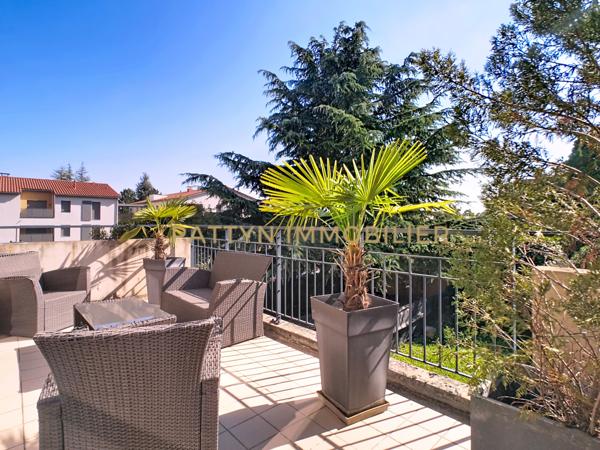 Saint-Romain-au-Mont-d'Or (69270) Duplex lumineux avec 48 m² d’extérieurs – esprit maison sur les hauteurs de Collonges-au-Mont-d’Or