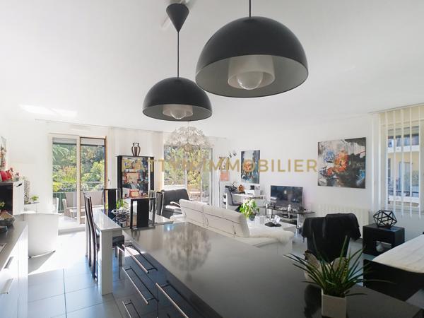 Saint-Romain-au-Mont-d'Or (69270) Duplex lumineux avec 48 m² d’extérieurs – esprit maison sur les hauteurs de Collonges-au-Mont-d’Or