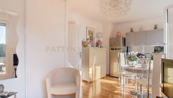 Saint-Romain-au-Mont-d'Or (69270) Duplex lumineux avec 48 m² d’extérieurs – esprit maison sur les hauteurs de Collonges-au-Mont-d’Or