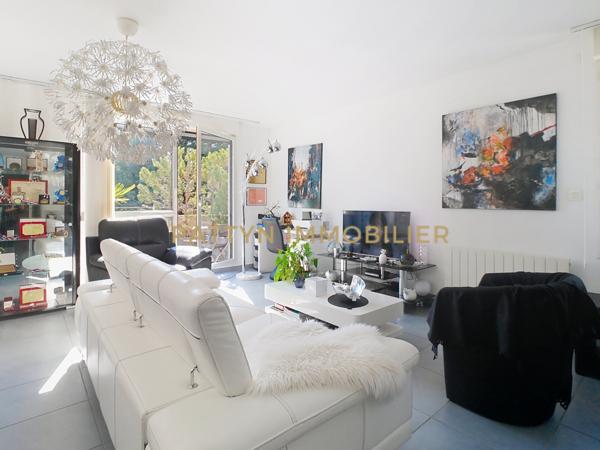 Saint-Romain-au-Mont-d'Or (69270) Duplex lumineux avec 48 m² d’extérieurs – esprit maison sur les hauteurs de Collonges-au-Mont-d’Or