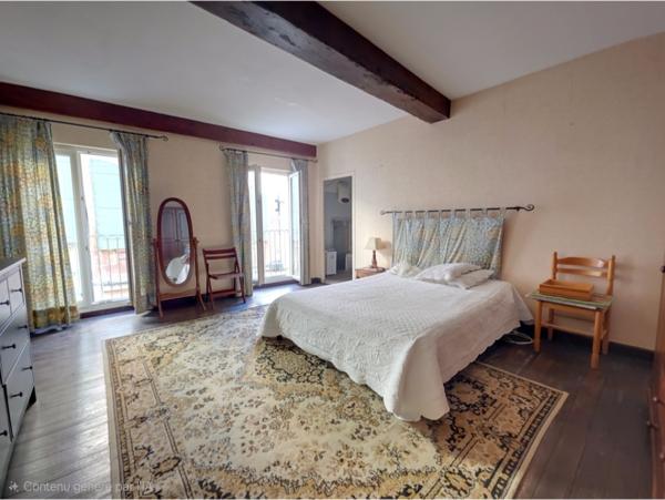 Tarascon (13150) Maison de ville aux beaux volumes proche Théatre