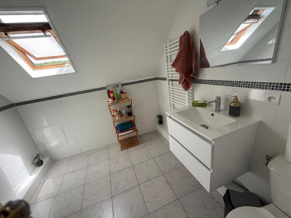 Maison entierement renovee.Posez vos valises.