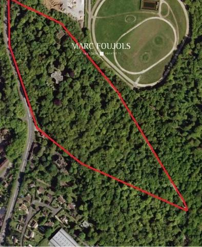 Château avec un Terrain de 10 hectares constructible au Nord de Paris