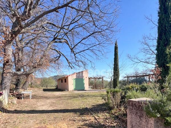À vendre charmant Cabanon/Mazet provençal avec oliveraie sur 4000m2 de terre – proche de Manosque et Pierrevert