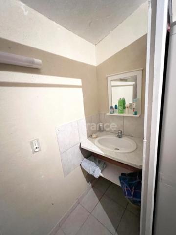 À vendre charmant Cabanon/Mazet provençal avec oliveraie sur 4000m2 de terre – proche de Manosque et Pierrevert