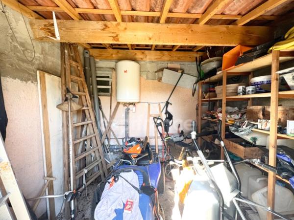 À vendre charmant Cabanon/Mazet provençal avec oliveraie sur 4000m2 de terre – proche de Manosque et Pierrevert