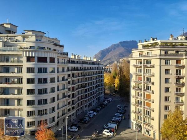 Appartement à louer 3 pièces 84.74m²