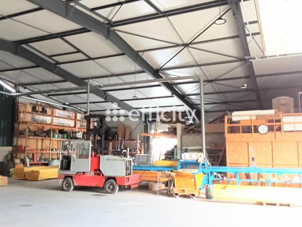 Local Commercial 7 pièces - 2200 m²