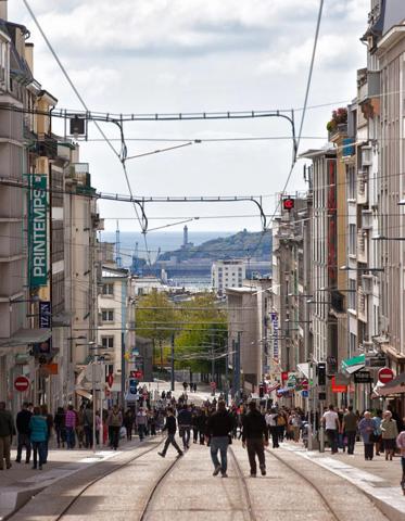 Local/bureau à vendre BREST (29) Murs Commerciaux + Locataire Emplace