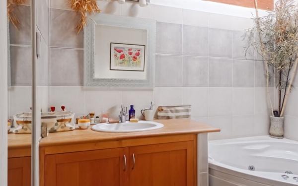 Maison à vendre    4 pièces •  Uzès