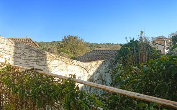 Maison à vendre    4 pièces •  Uzès