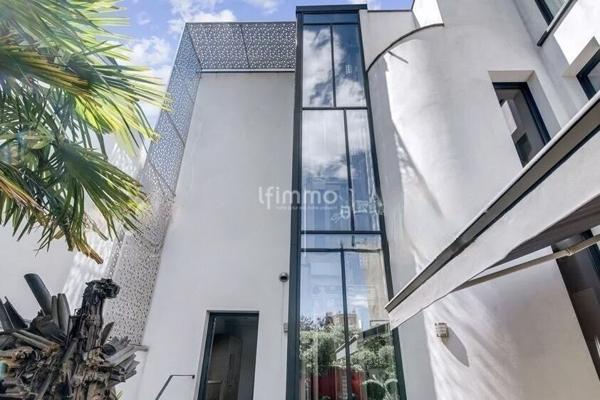 Hôtel particulier aux portes de Paris Hauts-de-Seine (92)-420m2.