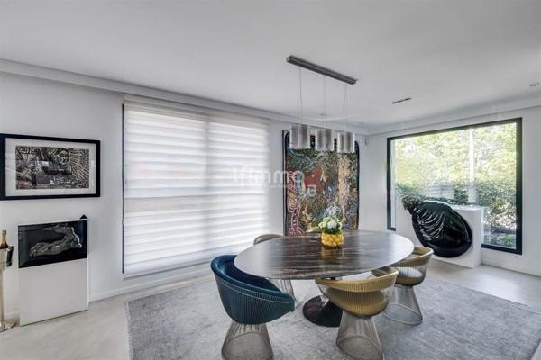 Hôtel particulier aux portes de Paris Hauts-de-Seine (92)-420m2.