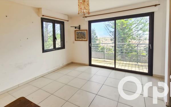 Maison à vendre    3 pièces •  Pont-Saint-Esprit